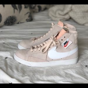Women’s Nike Blazer Mid Rebel XX Guava Ice size 8